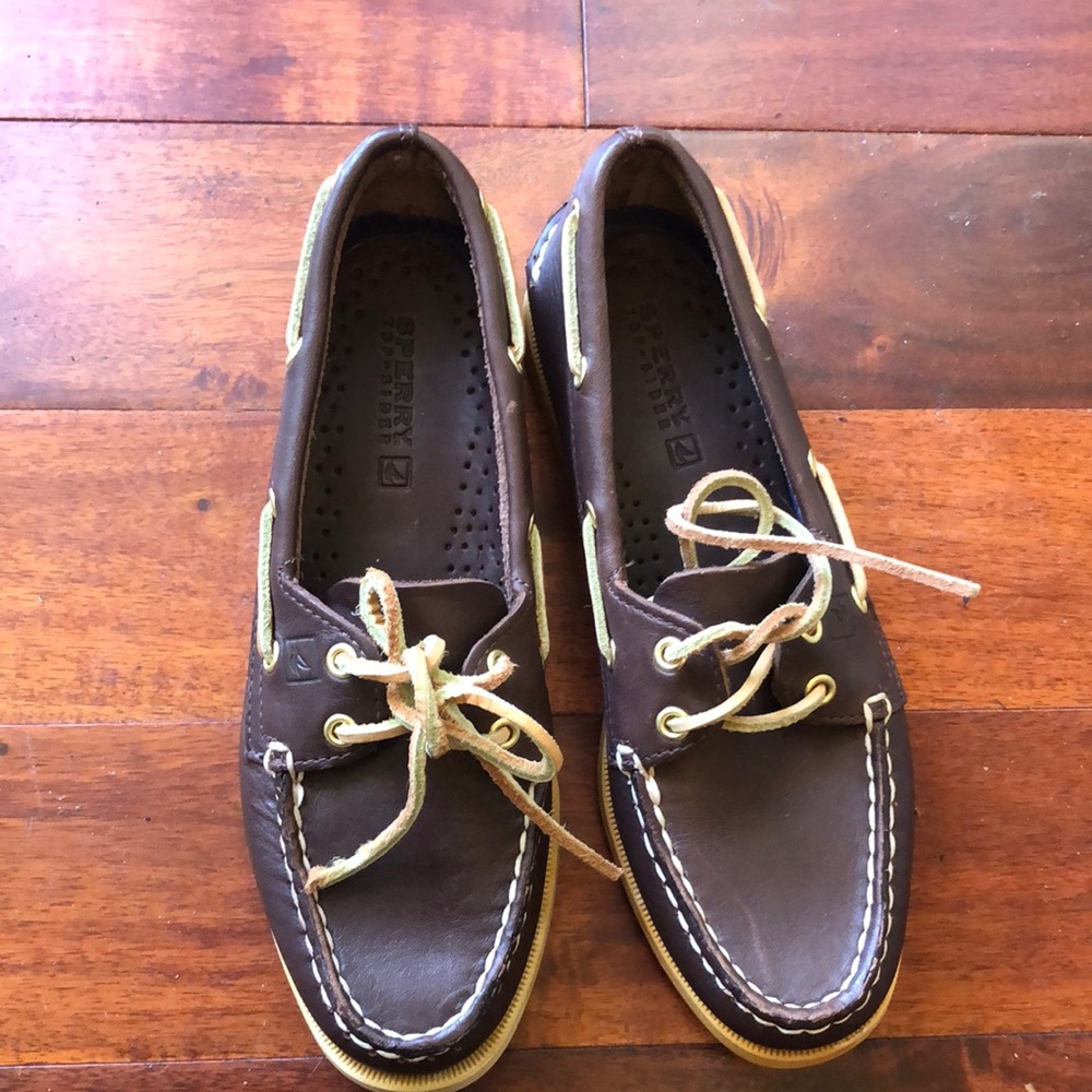 Speedy Brown Leather Boat Shoes